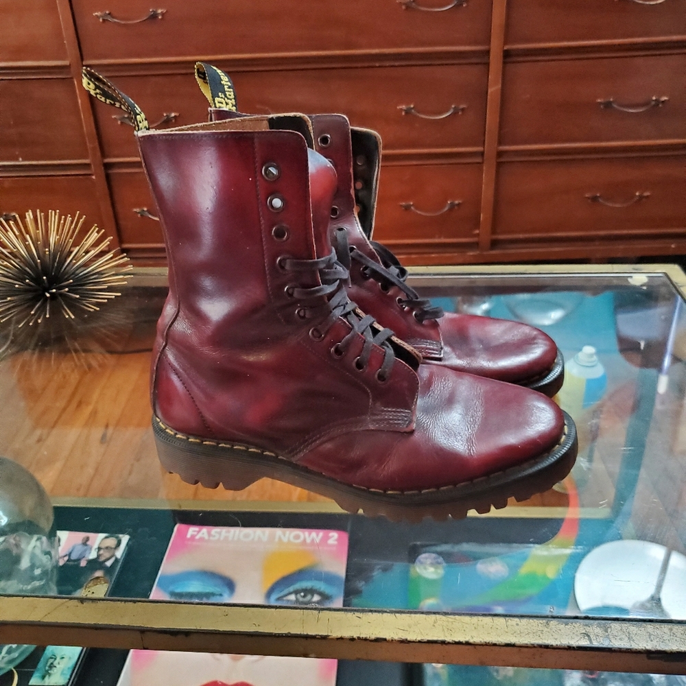 Oxblood Dr Martin's original
